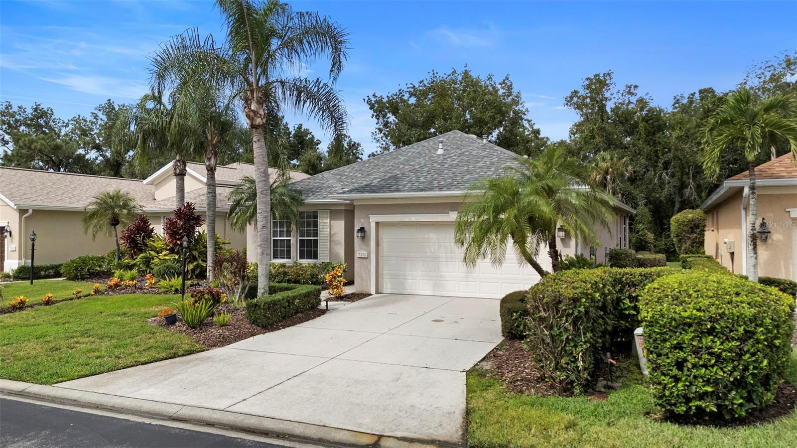 CARRIAGE RUN AT UNIVERSITY PLACE - Residential