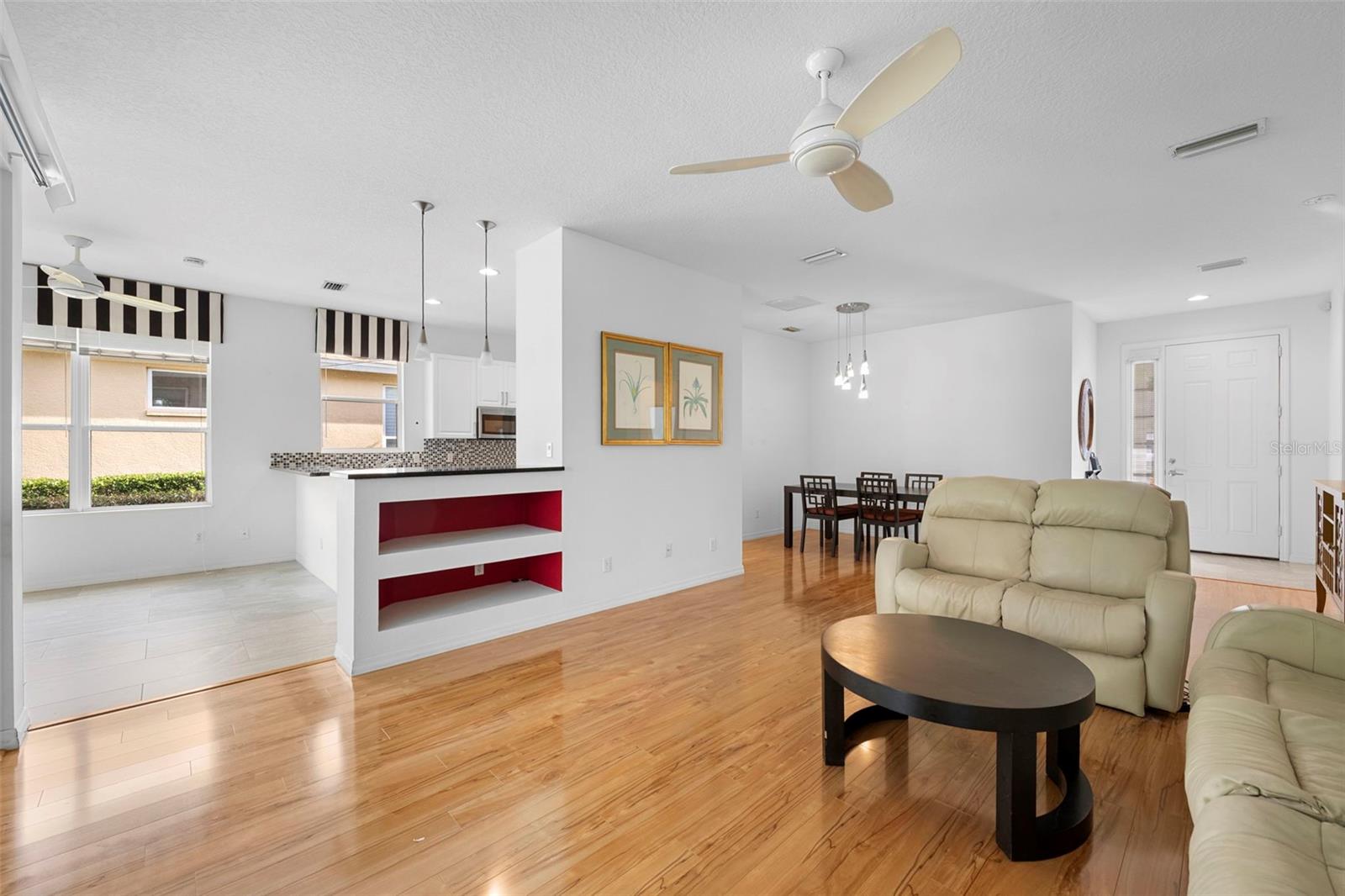 CARRIAGE RUN AT UNIVERSITY PLACE - Residential