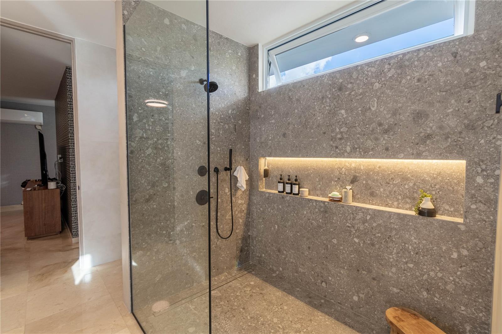 PASEO SAN JUAN - Residential