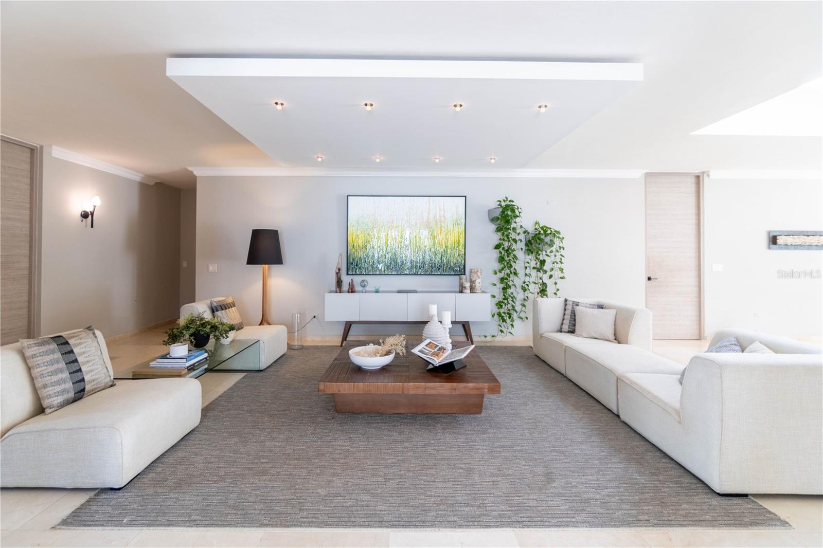 PASEO SAN JUAN - Residential