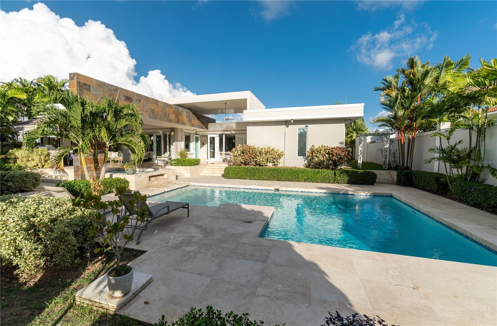 PASEO SAN JUAN - Residential