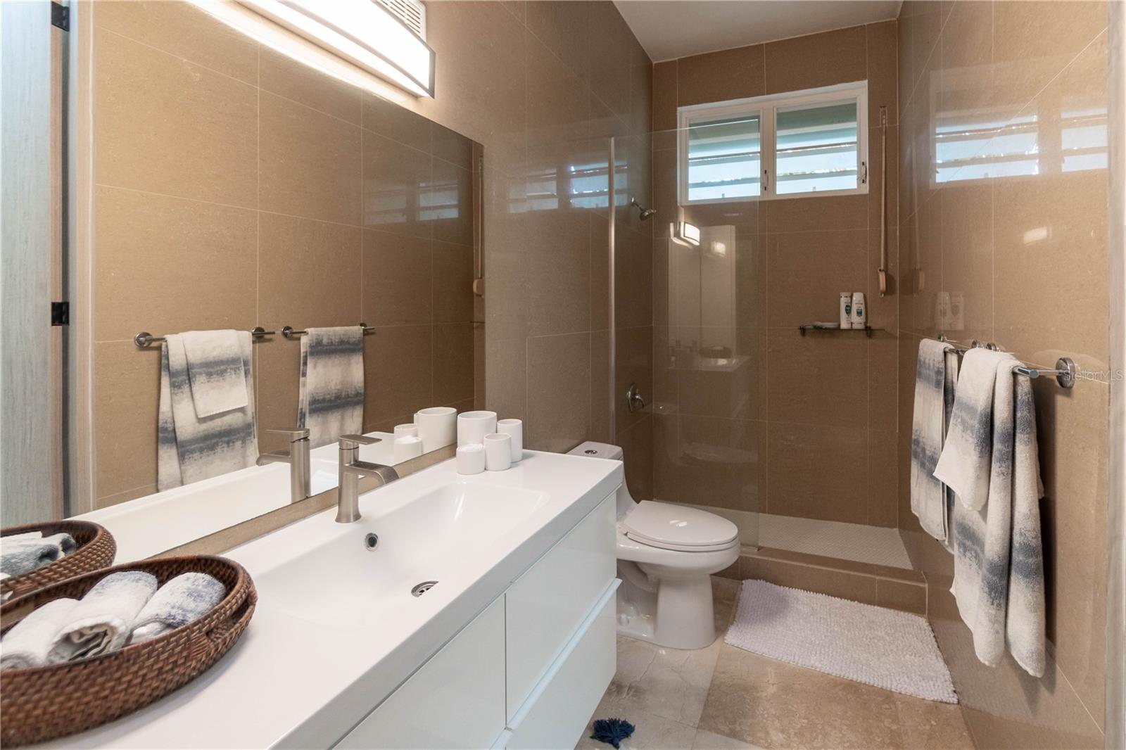 PASEO SAN JUAN - Residential