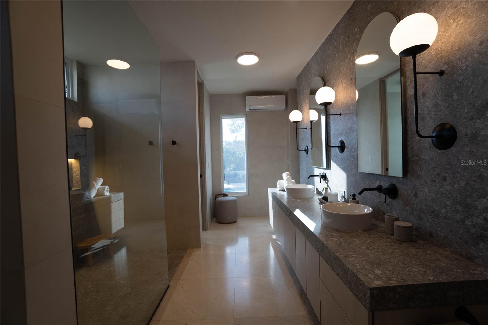 PASEO SAN JUAN - Residential