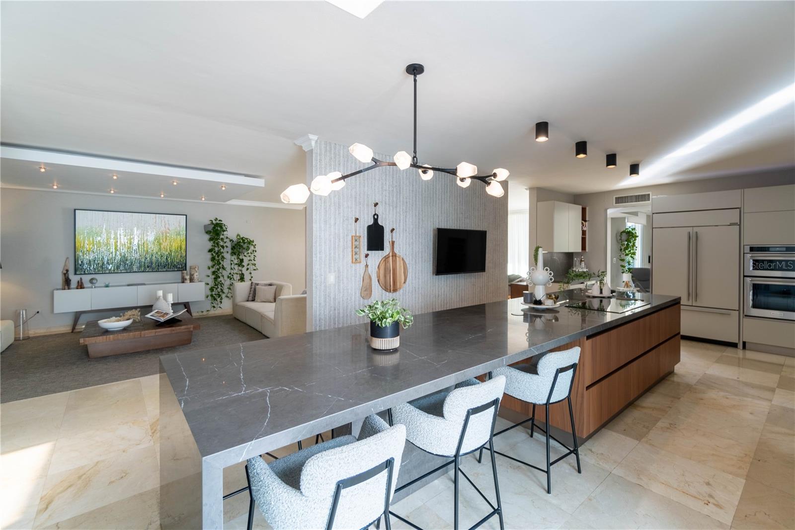 PASEO SAN JUAN - Residential