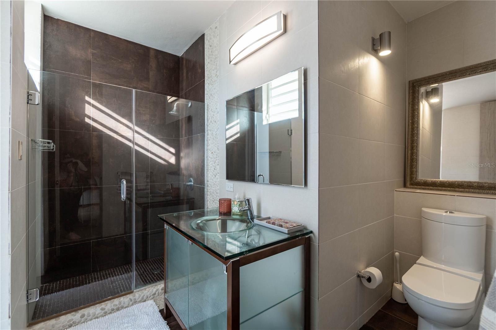 PASEO SAN JUAN - Residential