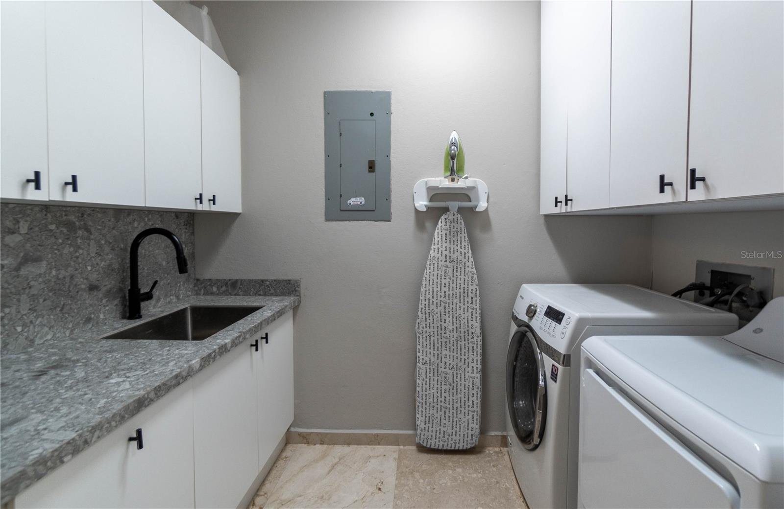 PASEO SAN JUAN - Residential