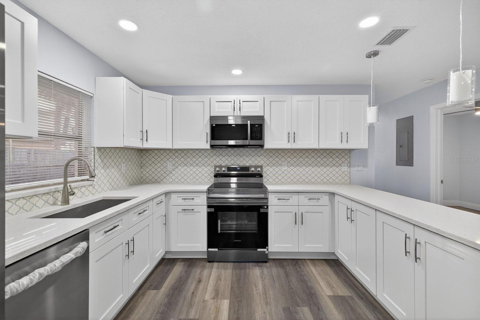 BAY CREST PARK UNIT 03 - Residential