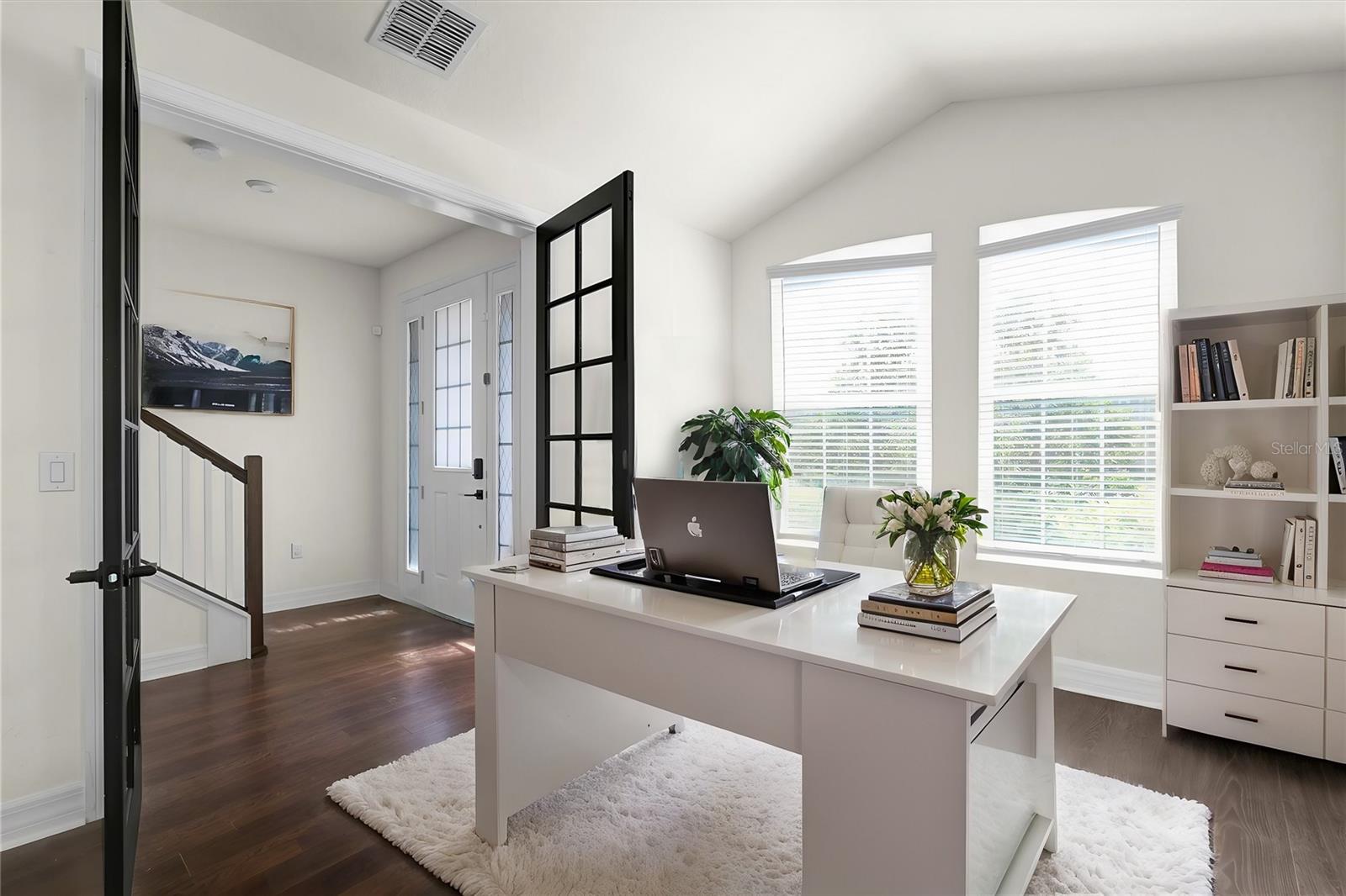 2468 VARENNA LOOP