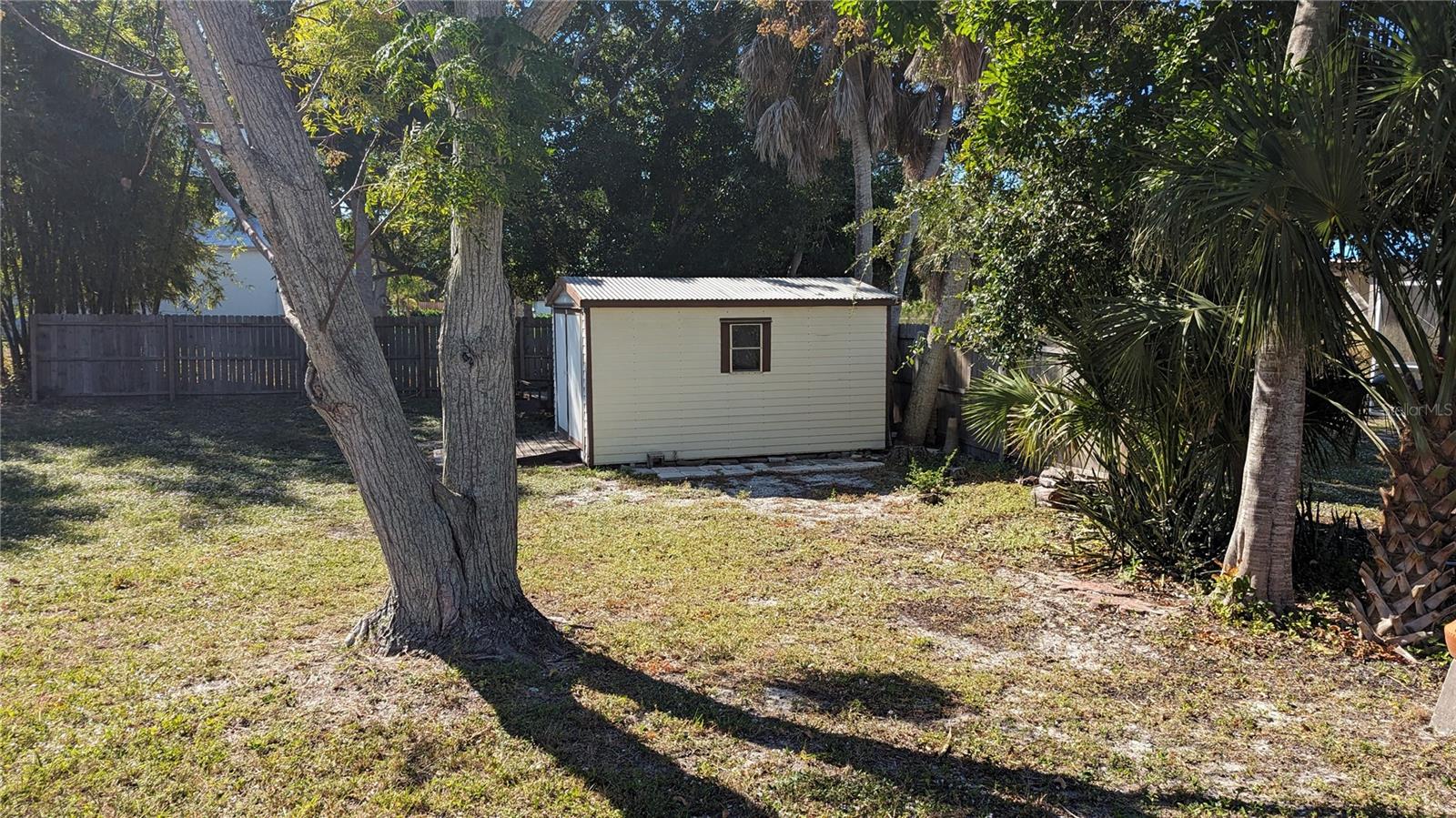 CARNEYS SUB - Residential Lease