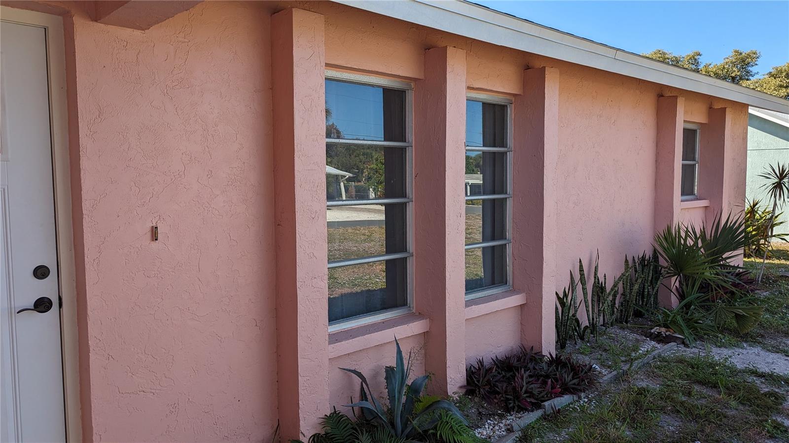 CARNEYS SUB - Residential Lease