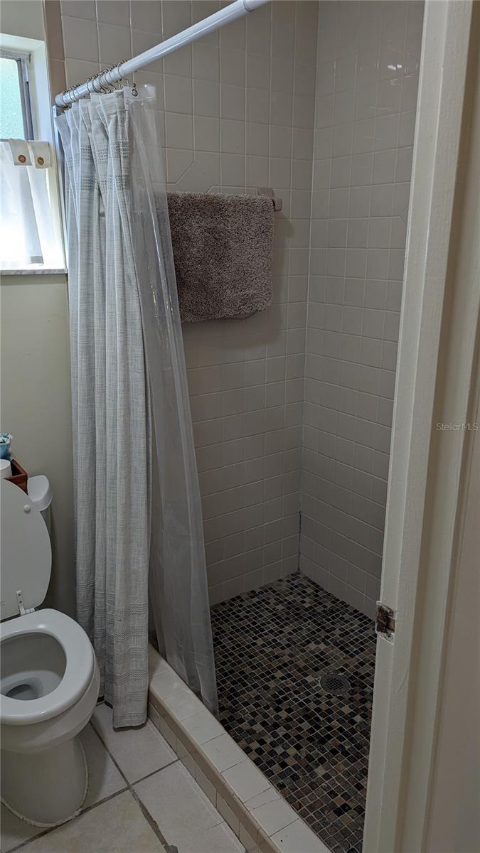 CARNEYS SUB - Residential Lease