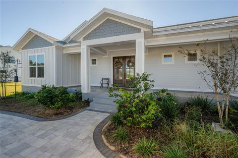 A home in PLANT CITY