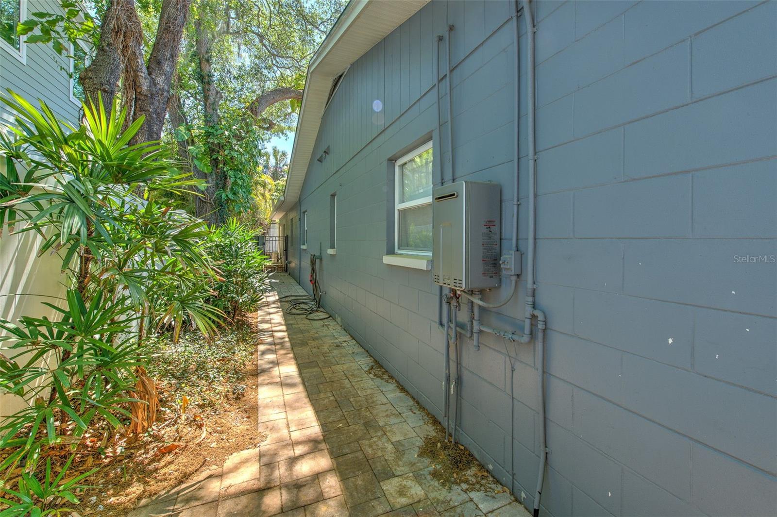 FOREST HILLS - Residential