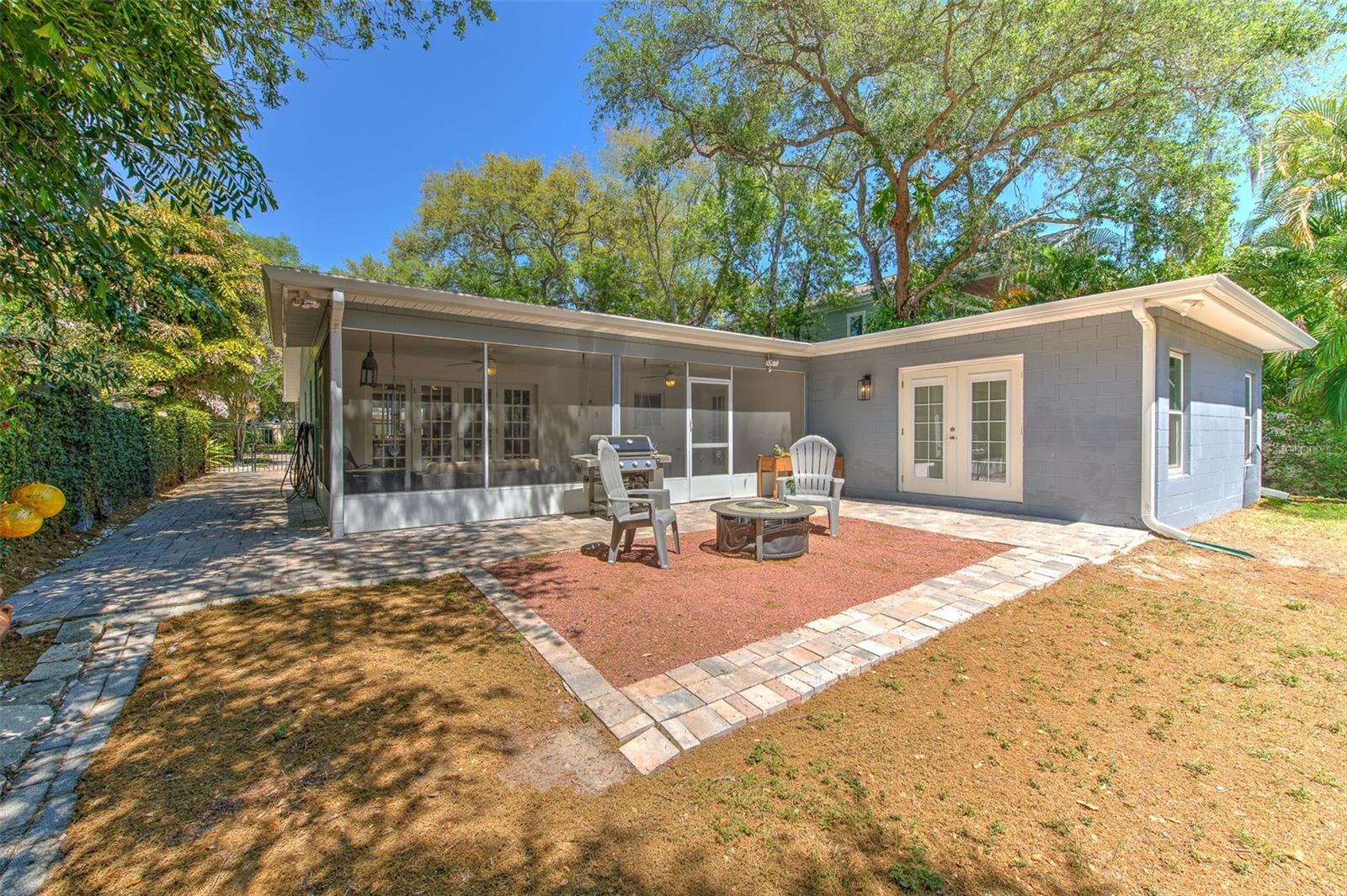 FOREST HILLS - Residential