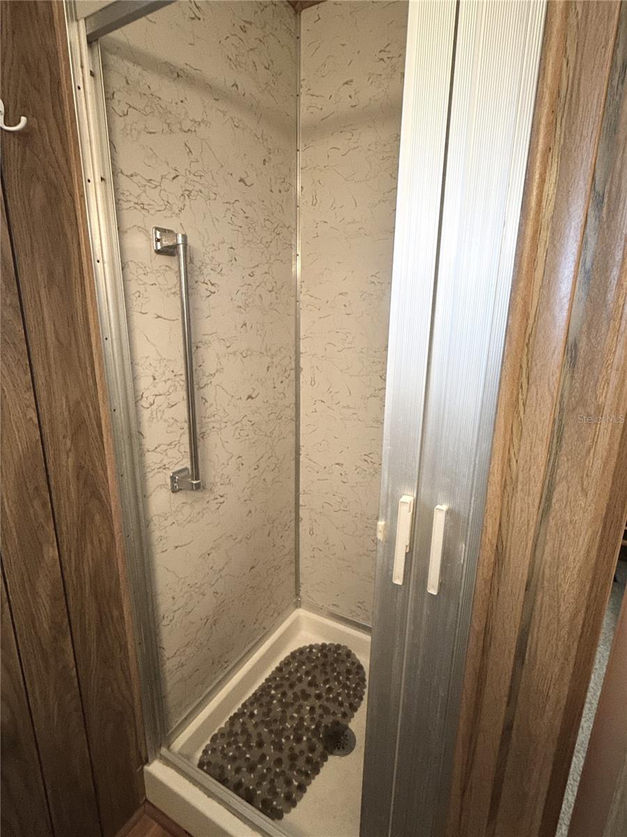 MOBEL AMERICANA MOBILE HOME PARK UNREC - Residential Lease