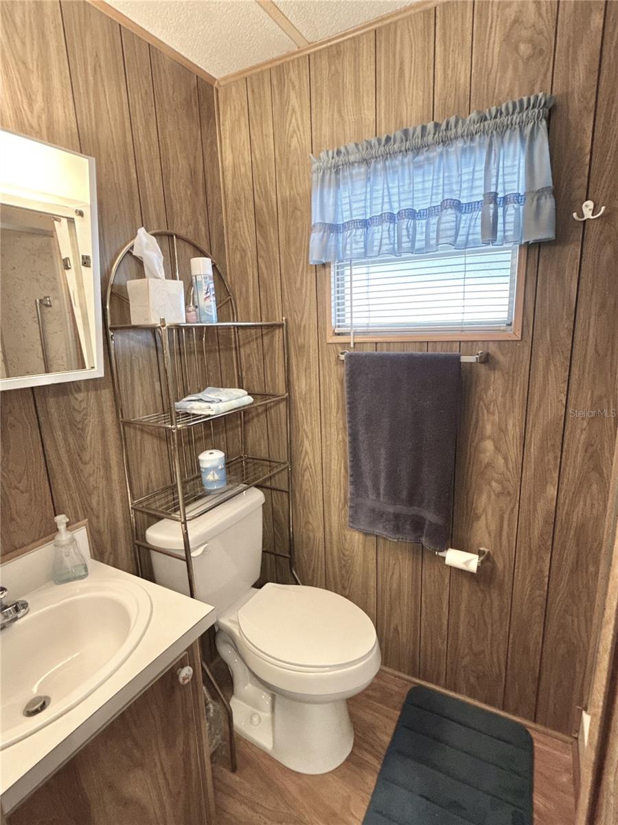 MOBEL AMERICANA MOBILE HOME PARK UNREC - Residential Lease