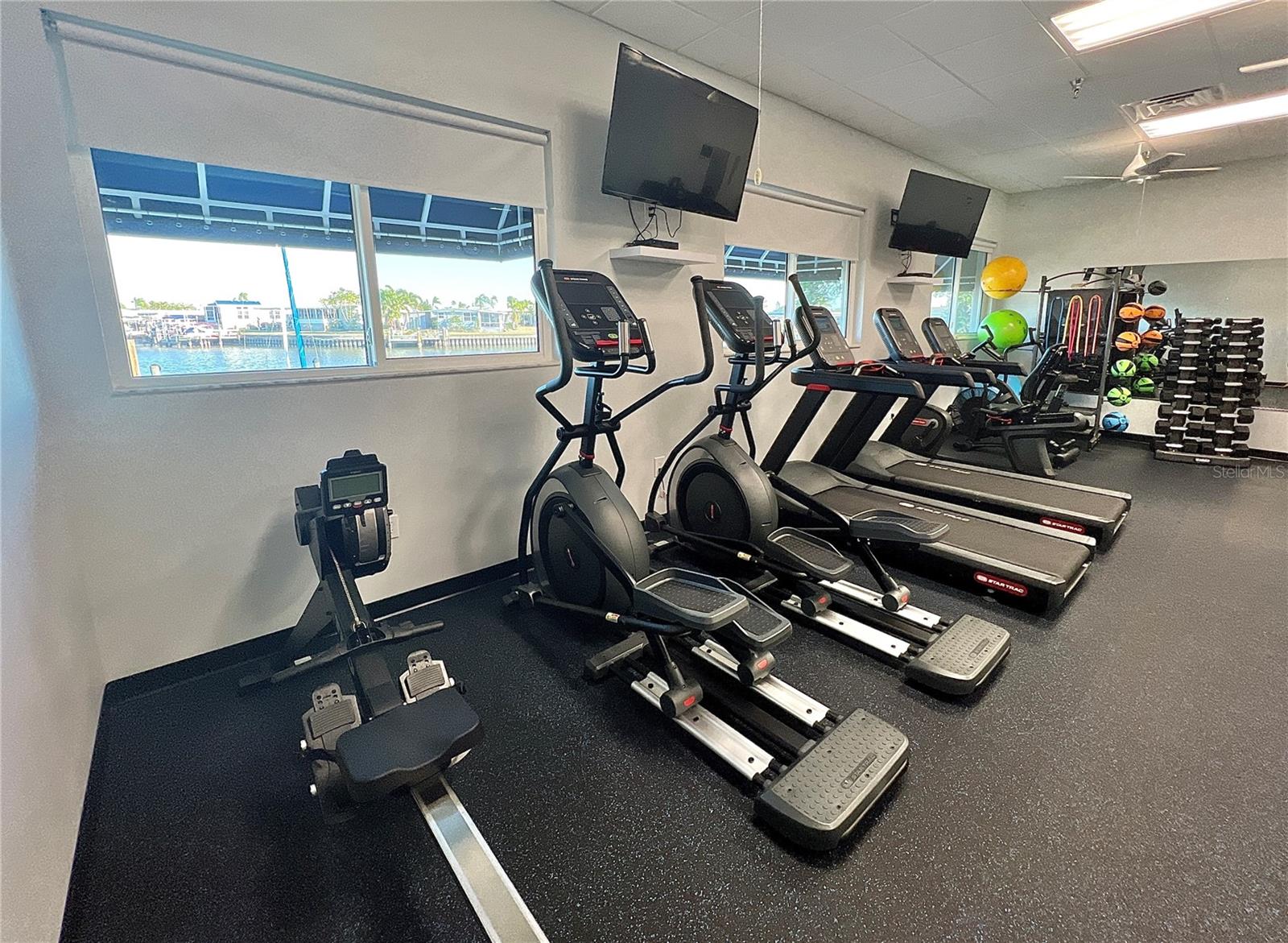 MOBEL AMERICANA MOBILE HOME PARK UNREC - Residential Lease