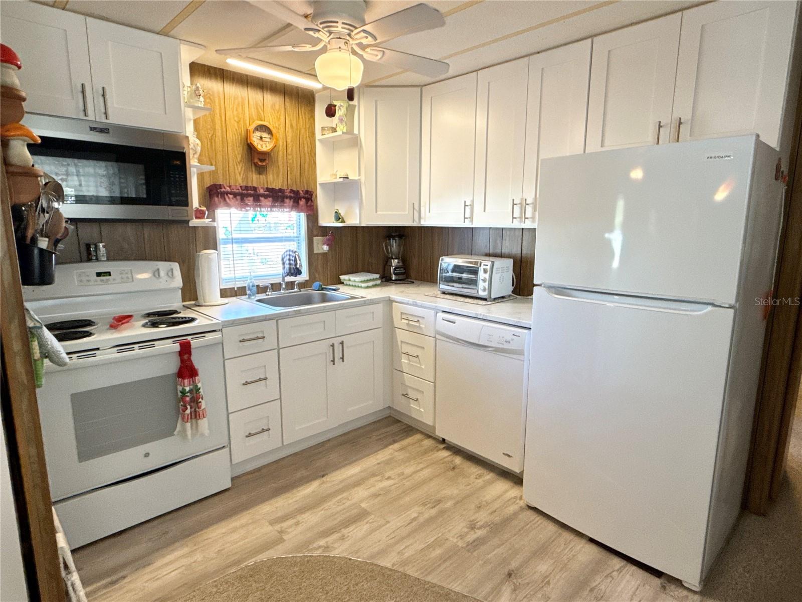 MOBEL AMERICANA MOBILE HOME PARK UNREC - Residential Lease