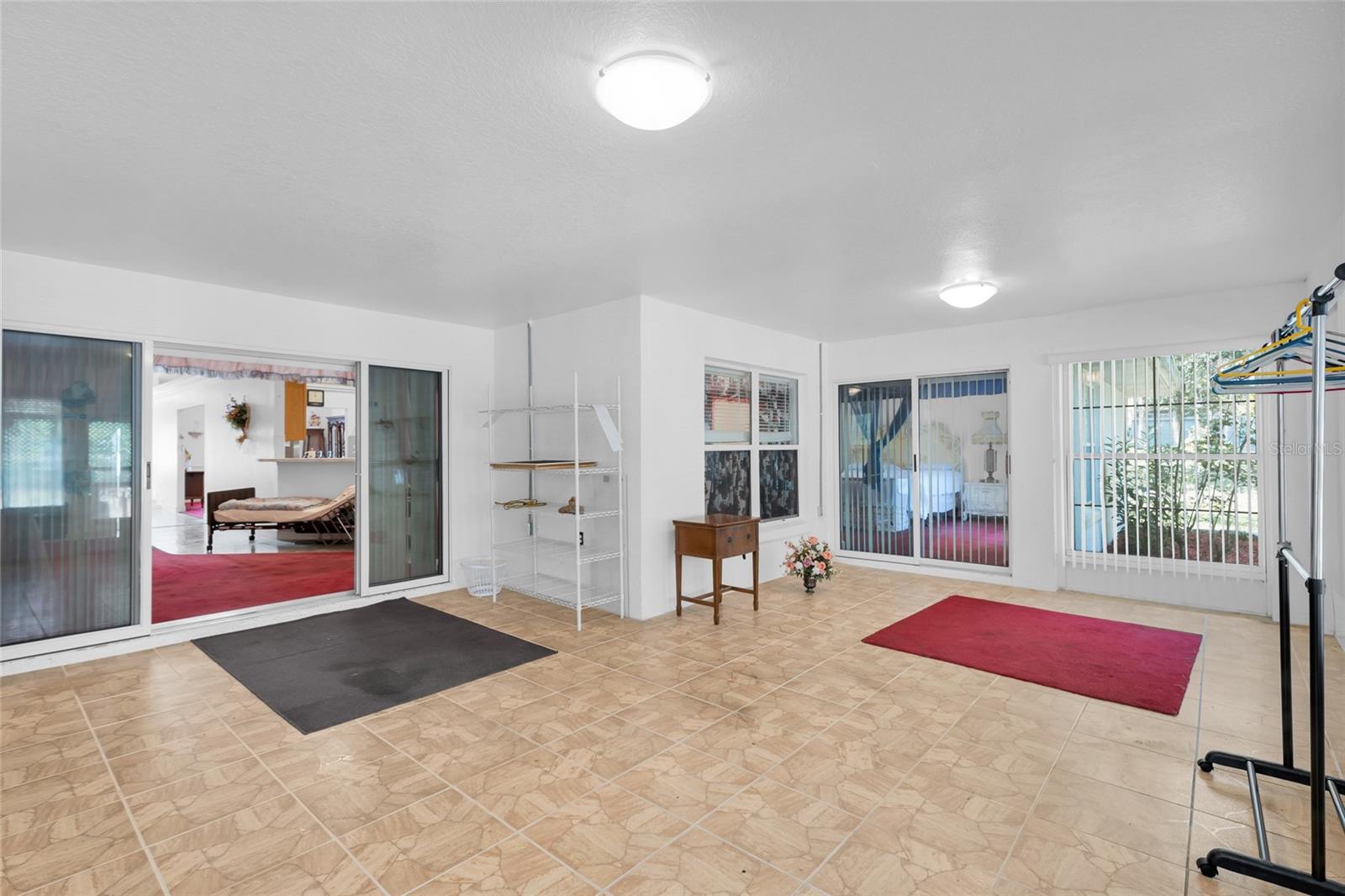 LAKE TROPICANA RANCHETTES - Residential
