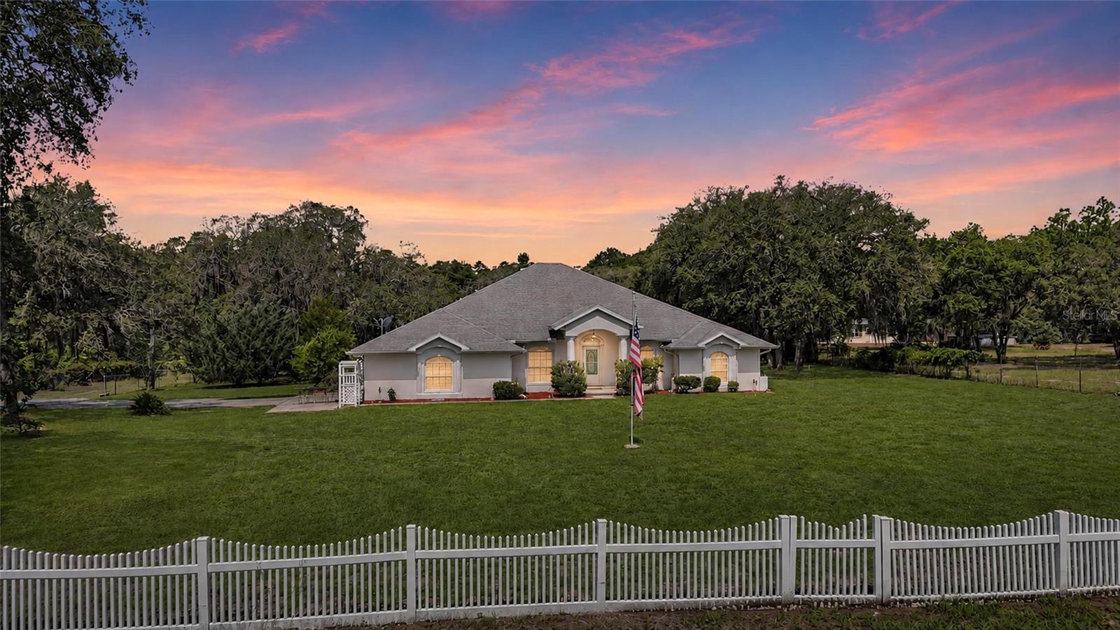 LAKE TROPICANA RANCHETTES - Residential
