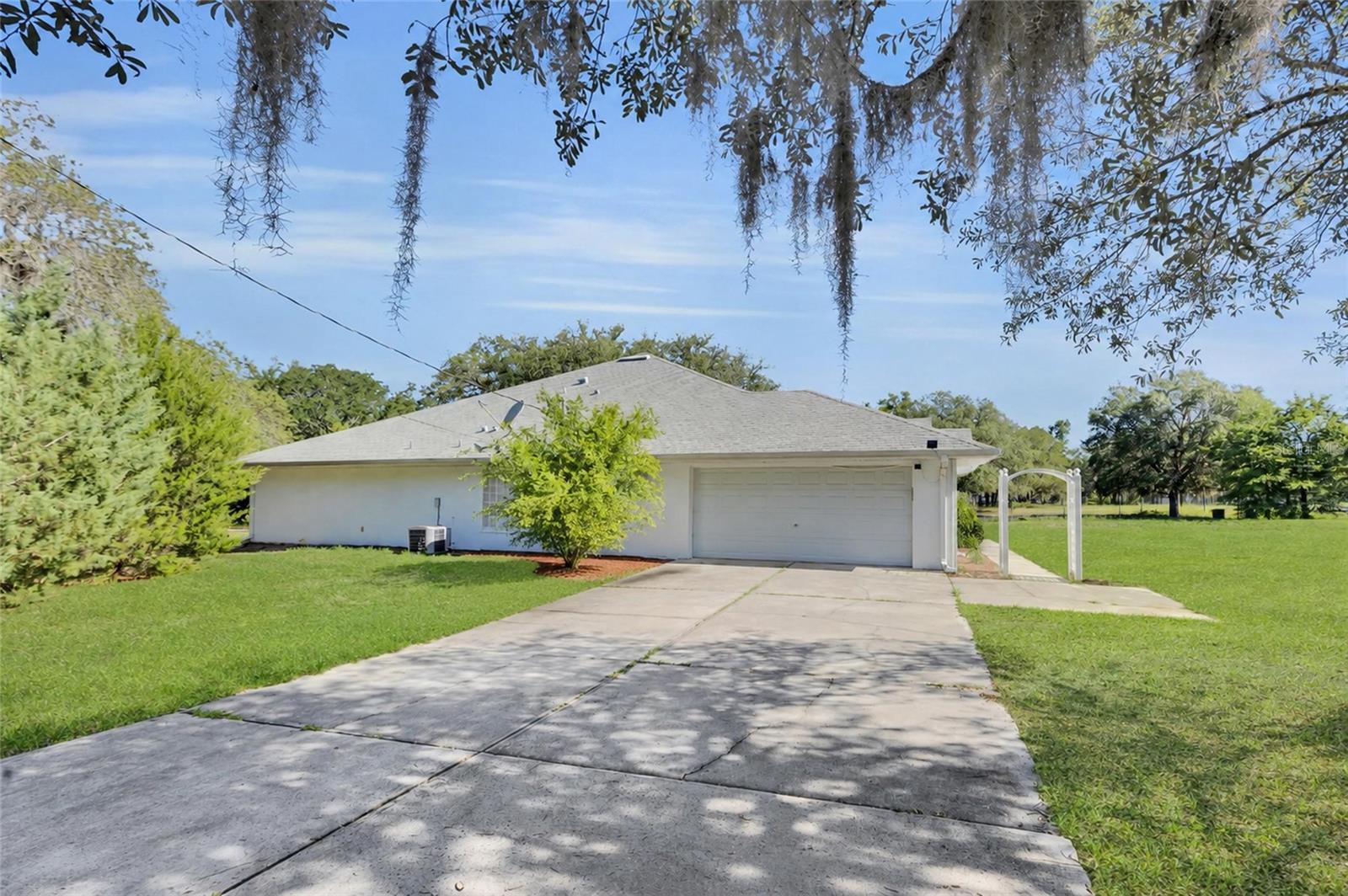 LAKE TROPICANA RANCHETTES - Residential