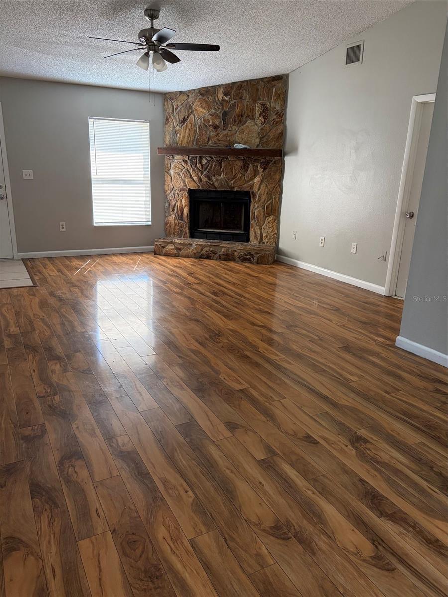 3249 COTTONWOOD COURT