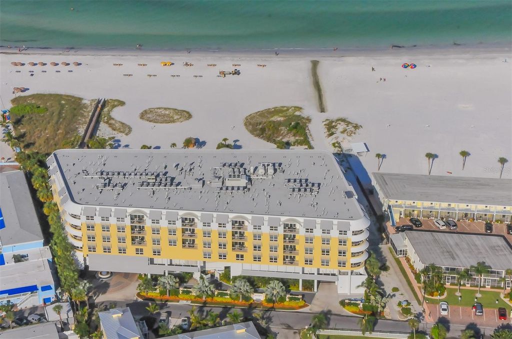 Photo of 915 Seaside Drive #312, Weeks 32-33, Sarasota, FL 34242 (MLS # A4577053)