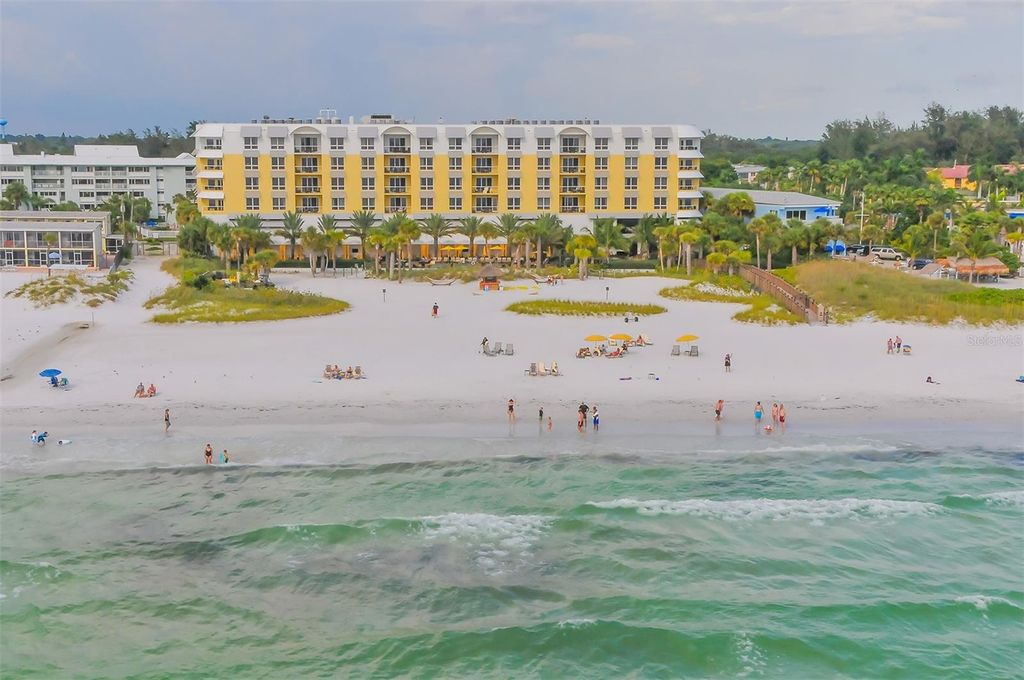 Photo of 915 Seaside Drive #312, Weeks 32-33, Sarasota, FL 34242 (MLS # A4577053)