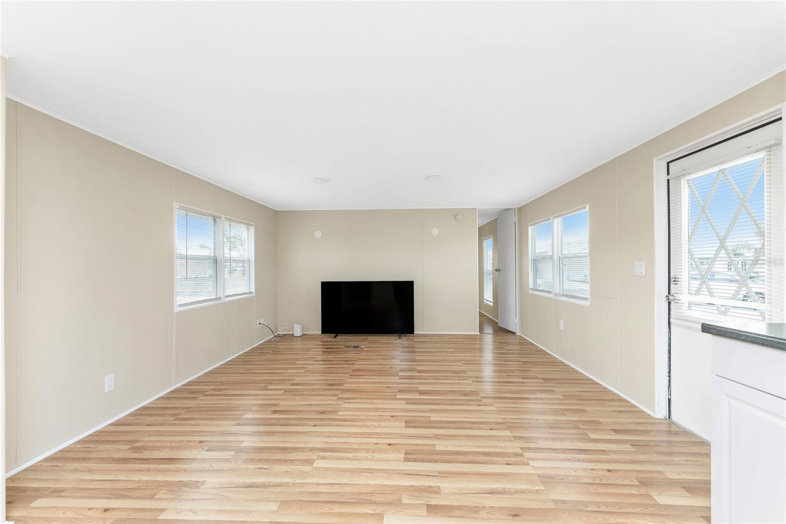 VILLAGE HOLIDAY LAKE - Residential