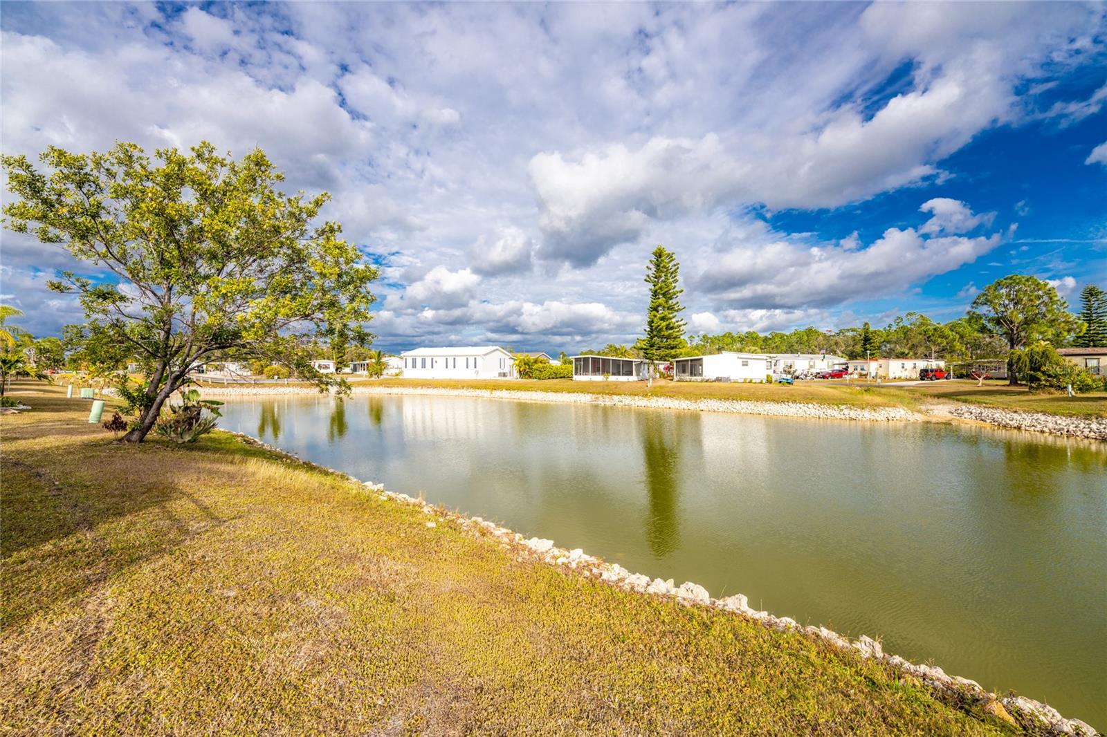 VILLAGE HOLIDAY LAKE - Residential