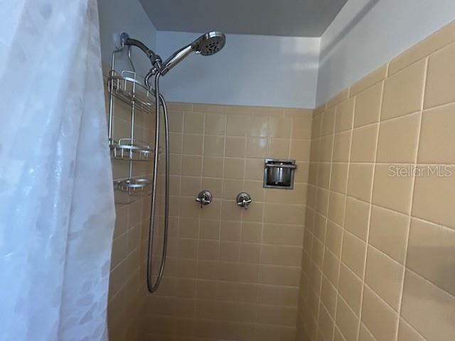 THREE PALMS POINT - Residential Lease