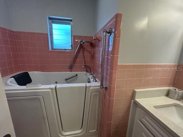 THREE PALMS POINT - Residential Lease