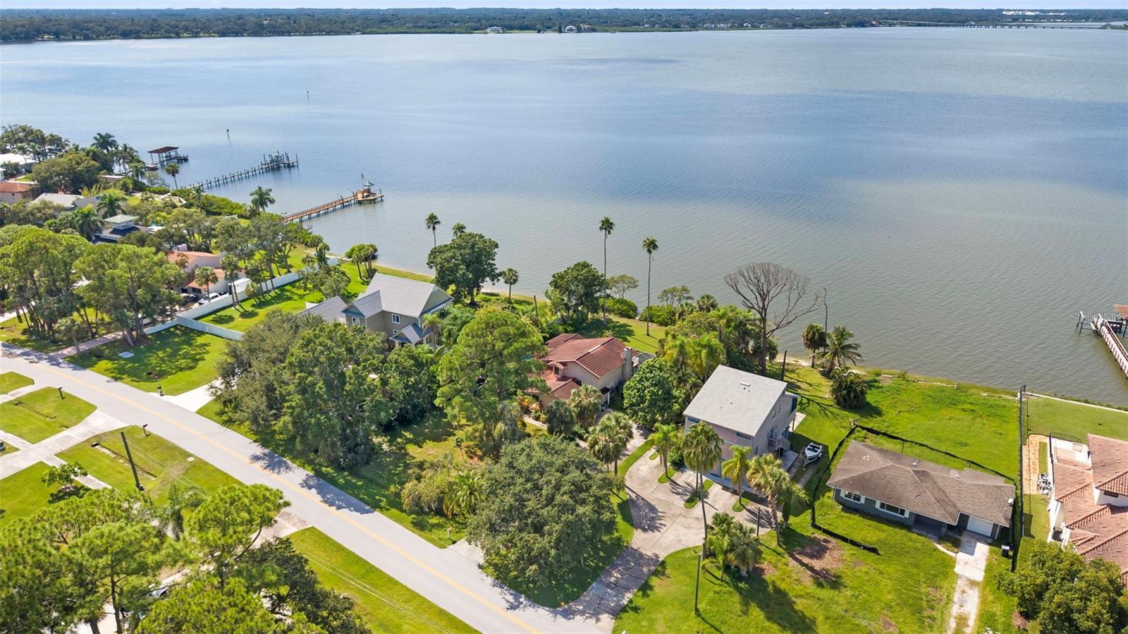 600 Shore Drive E, Oldsmar