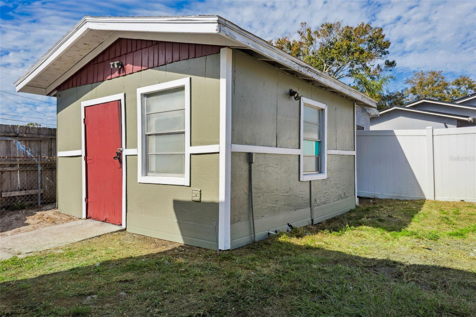 HIBISCUS GARDENS - Residential Lease