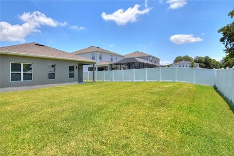 A home in WINTER HAVEN