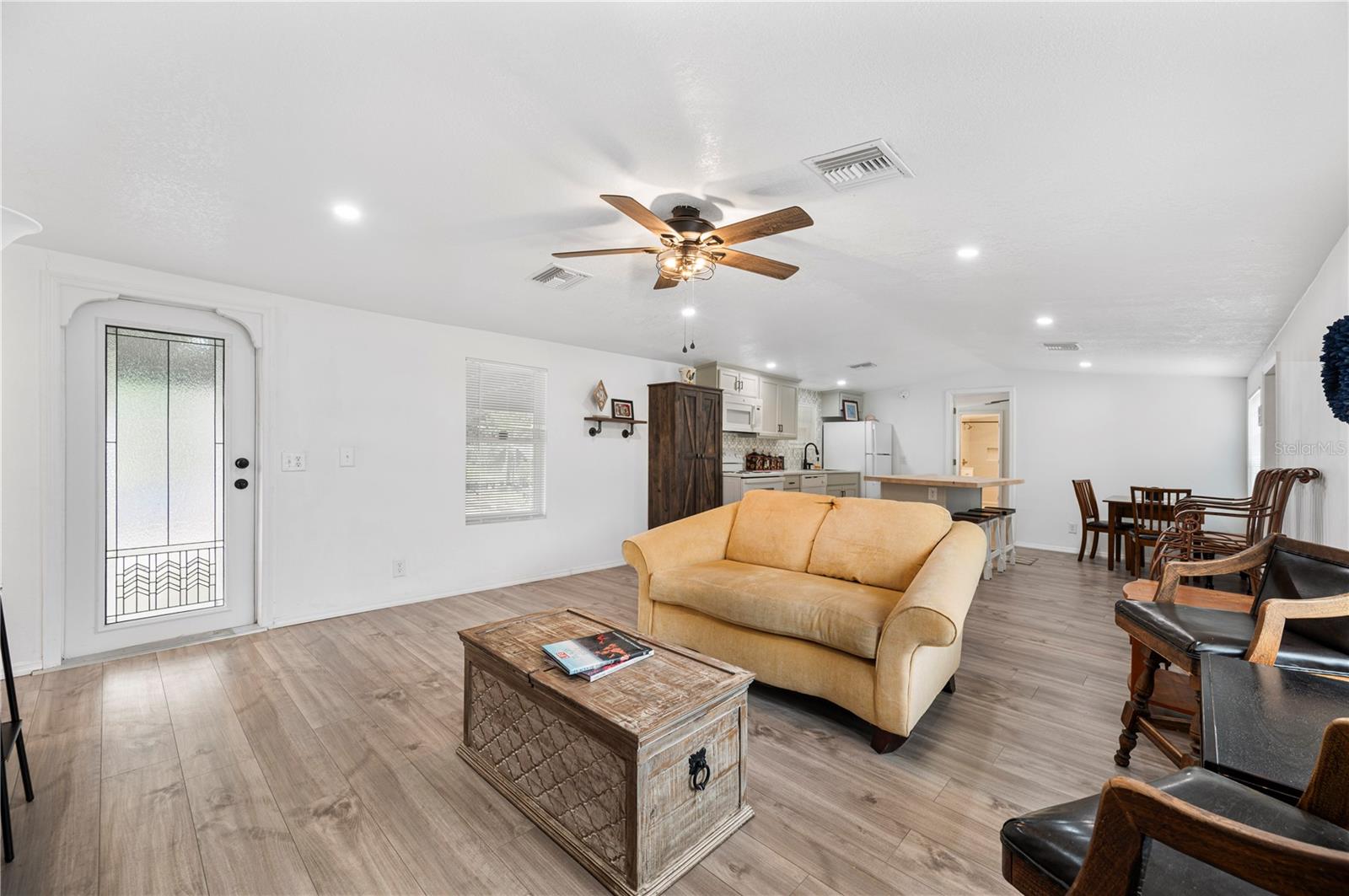 MEADOW GROVE - Residential Lease