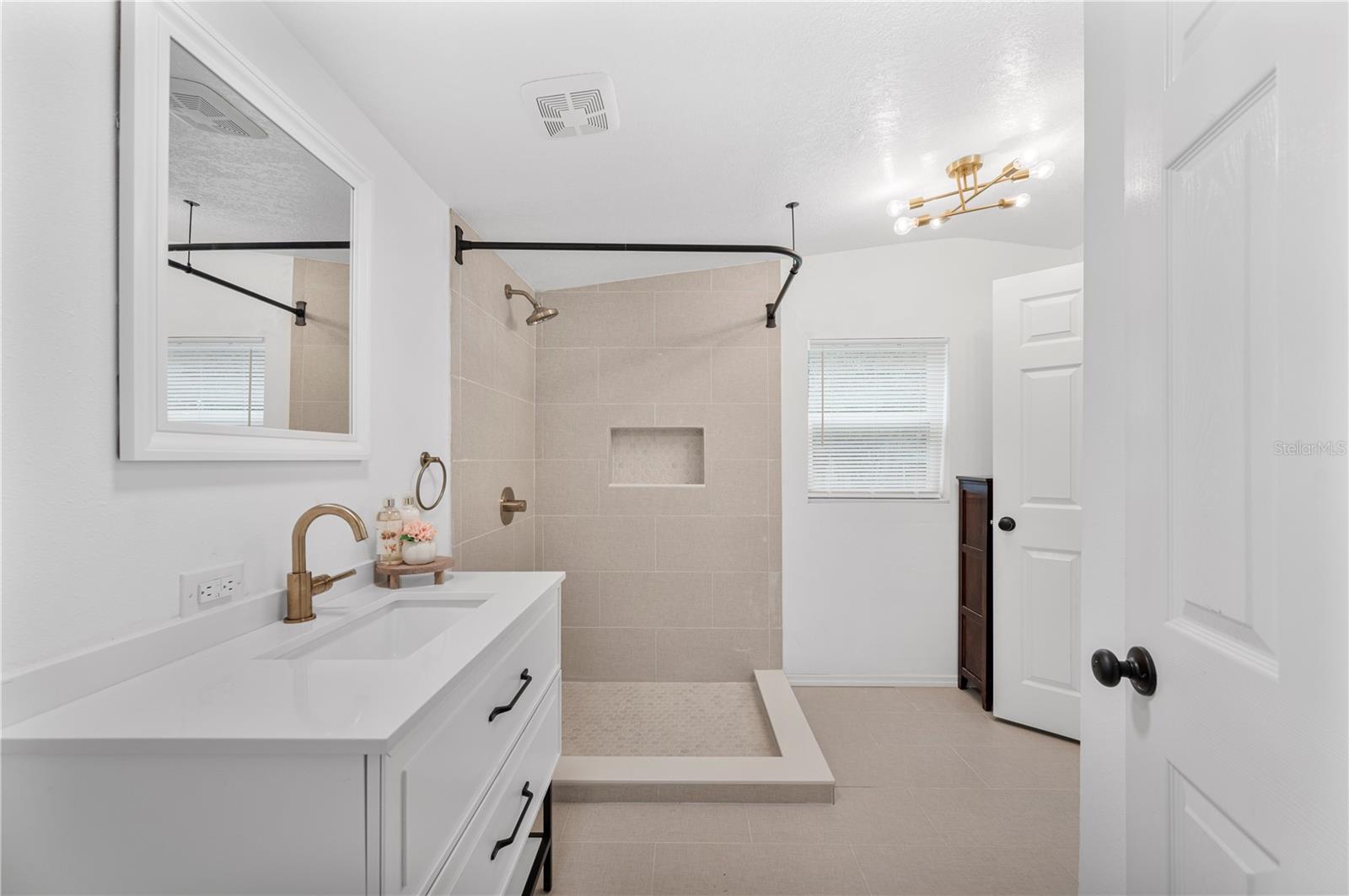 MEADOW GROVE - Residential Lease