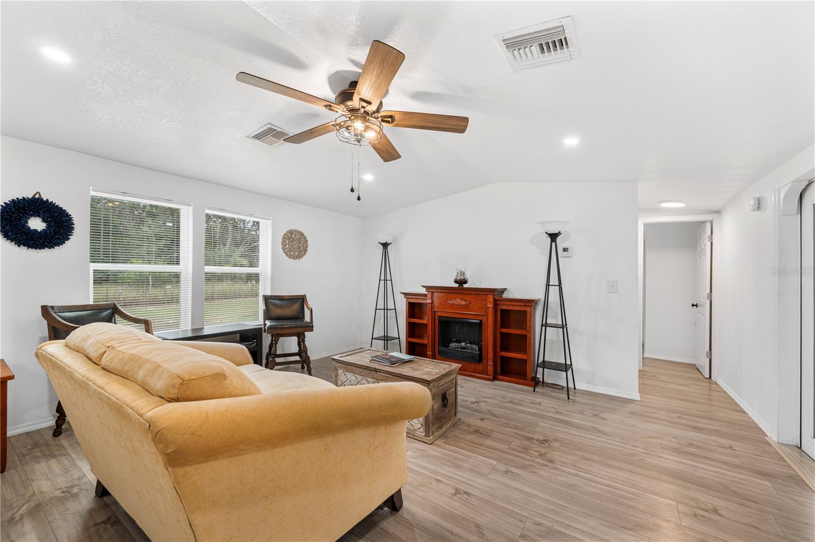 MEADOW GROVE - Residential Lease