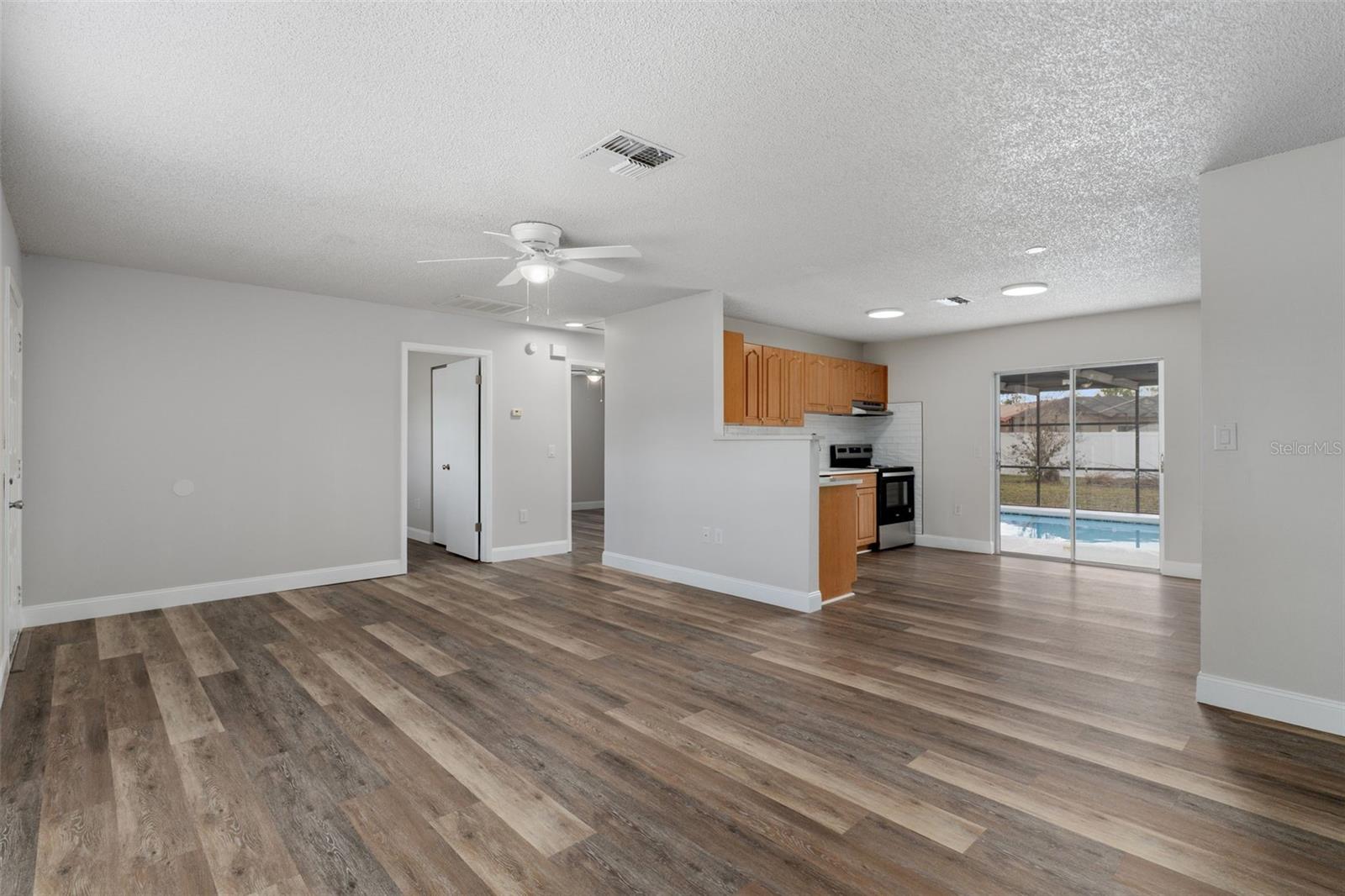 SPRING HILL - Residential