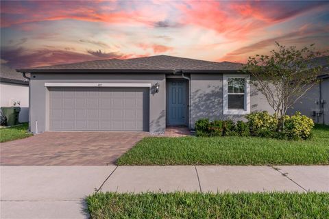 A home in WINTER HAVEN