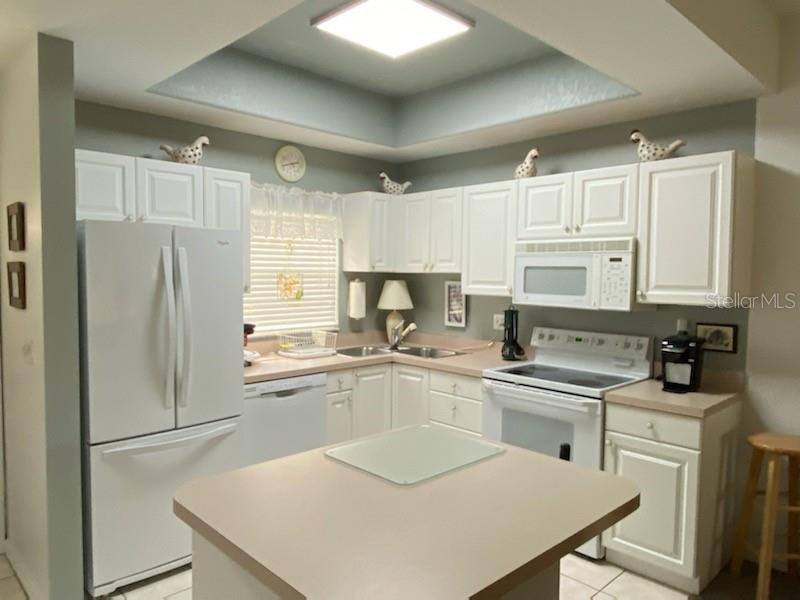 PINESTONE AT PALMER RANCH - Residential Lease