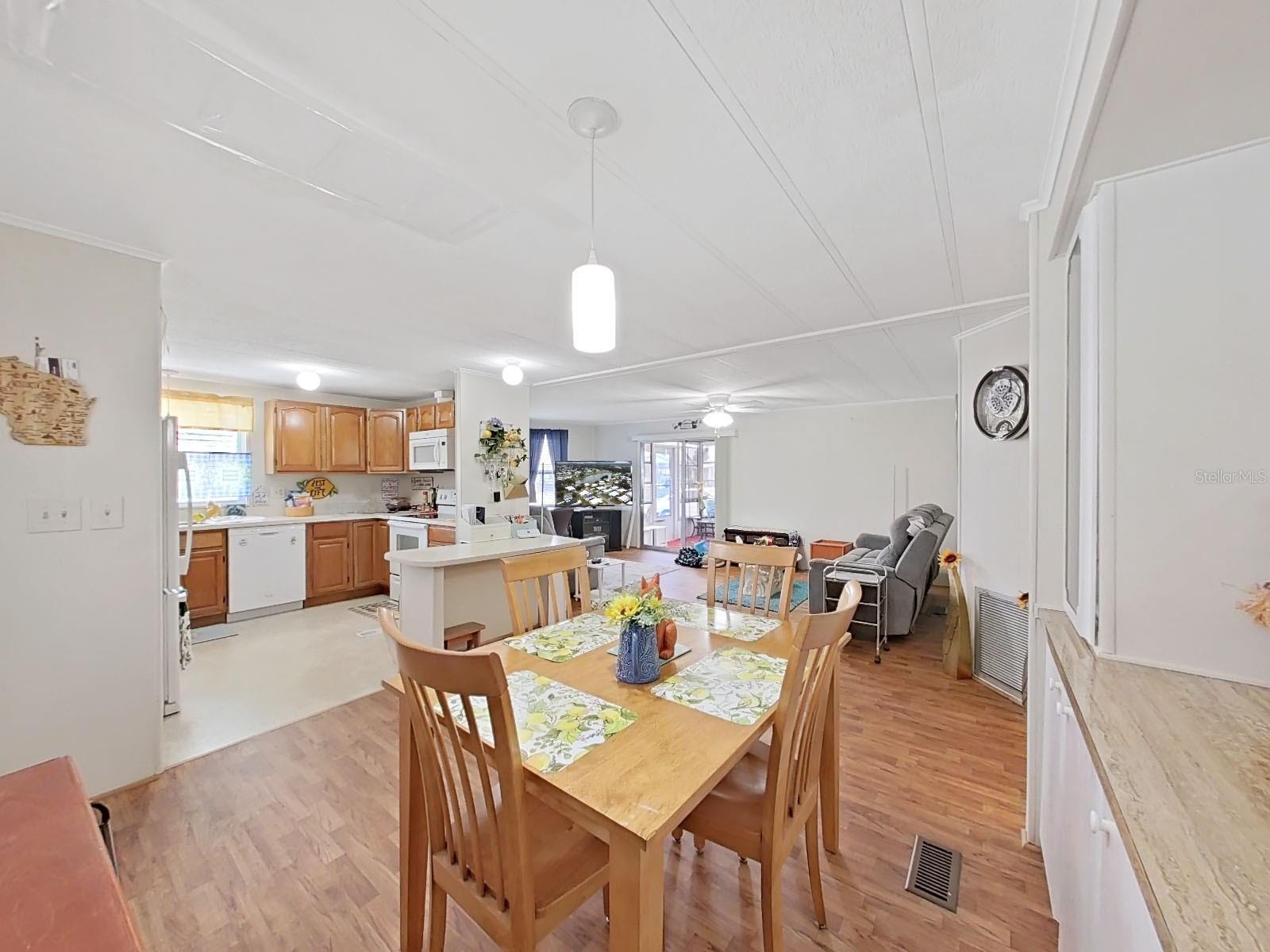 FOXWOOD LAKE ESTATES PH 01 - Residential