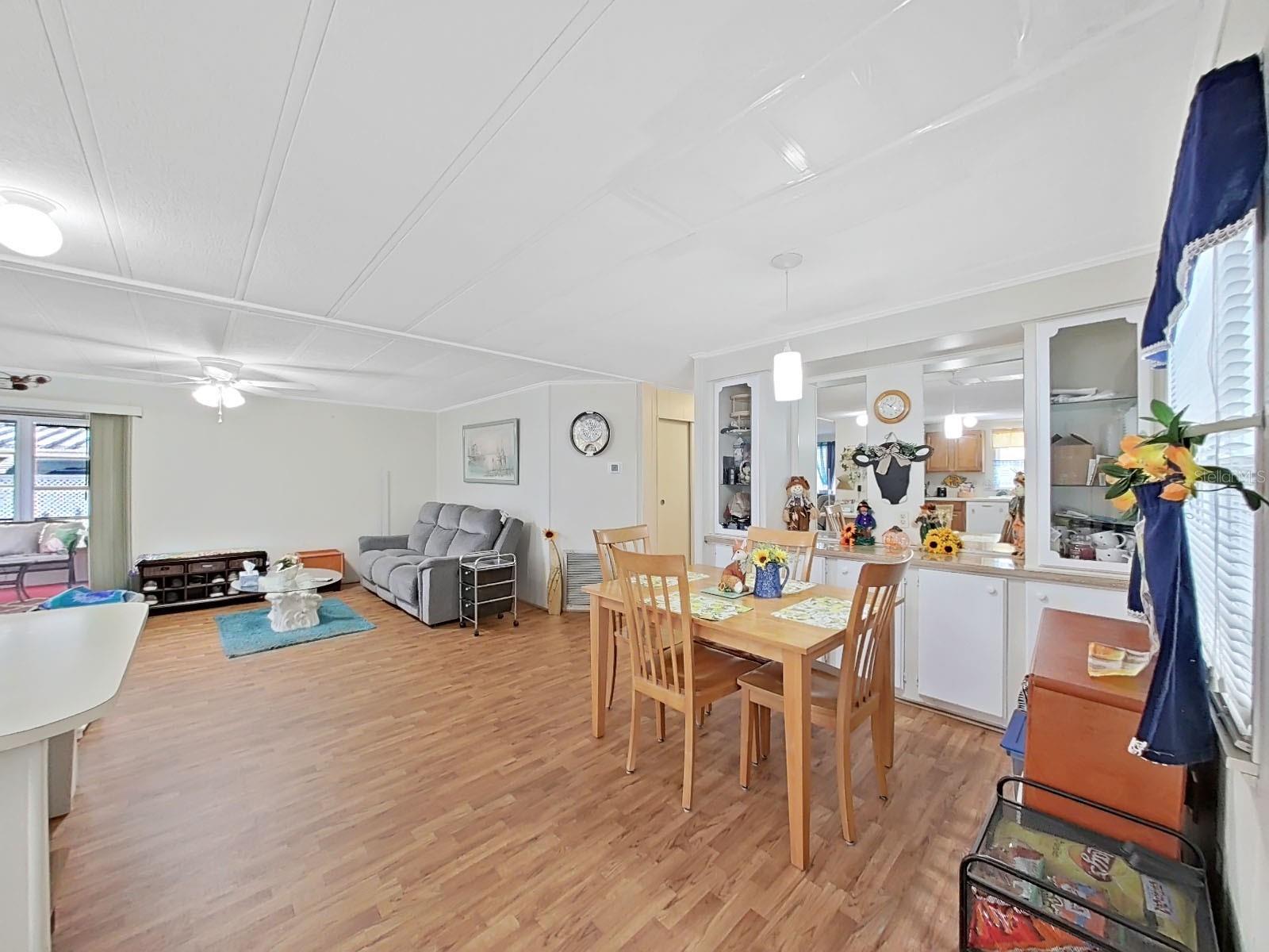 FOXWOOD LAKE ESTATES PH 01 - Residential