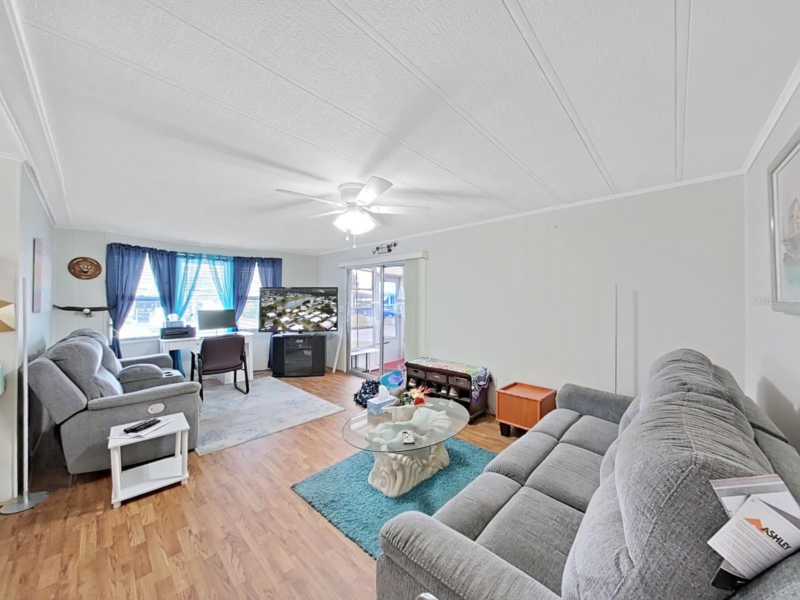 FOXWOOD LAKE ESTATES PH 01 - Residential