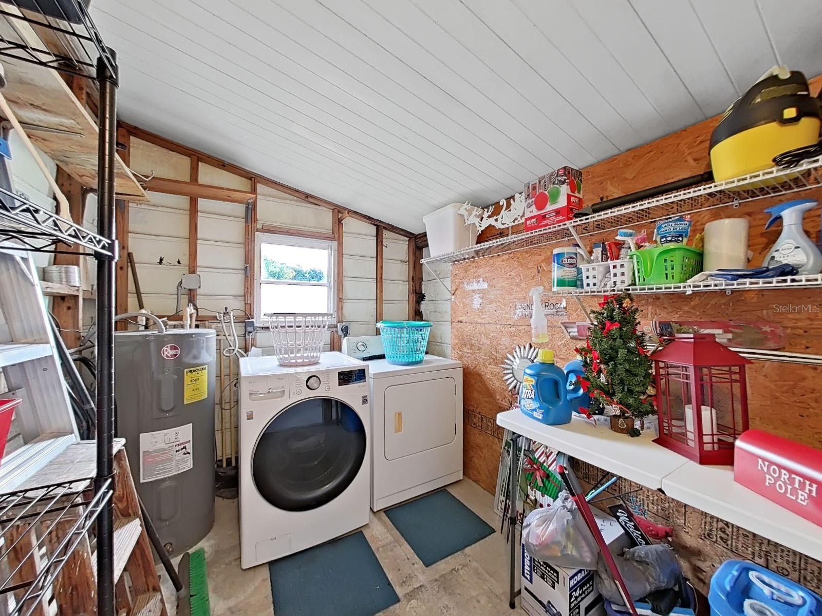 FOXWOOD LAKE ESTATES PH 01 - Residential