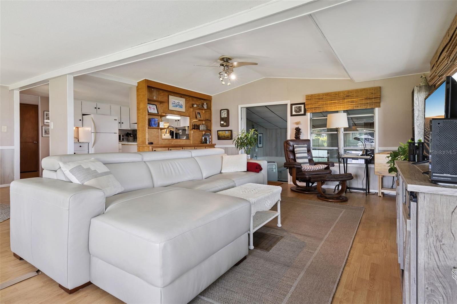 TAVARES, TAVARES HOMEOWNERS INC - Residential