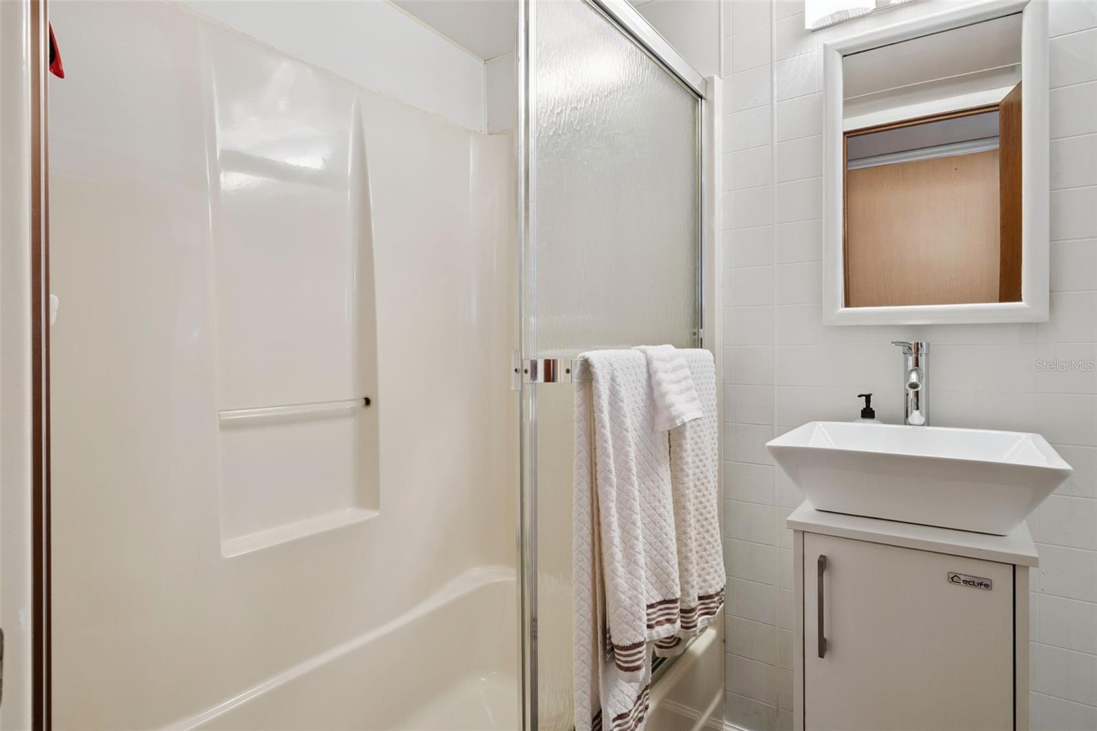 TAVARES, TAVARES HOMEOWNERS INC - Residential