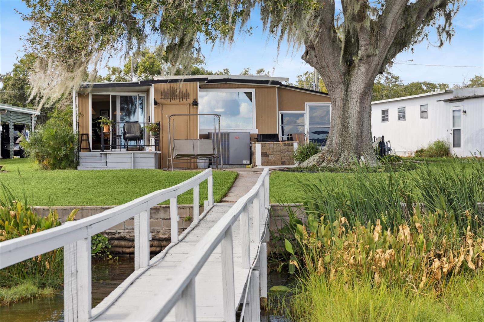 TAVARES, TAVARES HOMEOWNERS INC - Residential