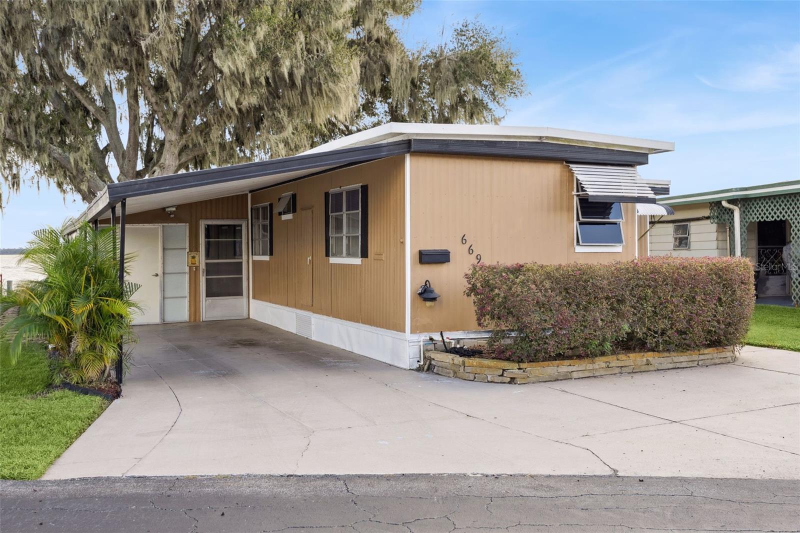 669 SINCLAIR CIRCLE