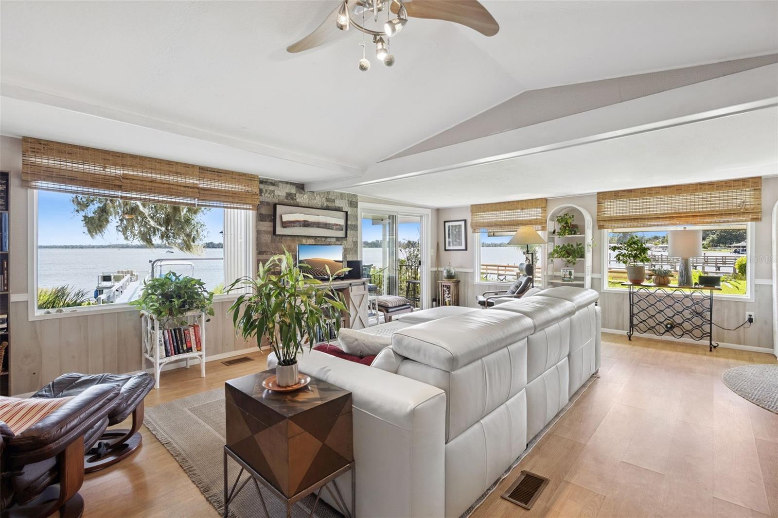 TAVARES, TAVARES HOMEOWNERS INC - Residential